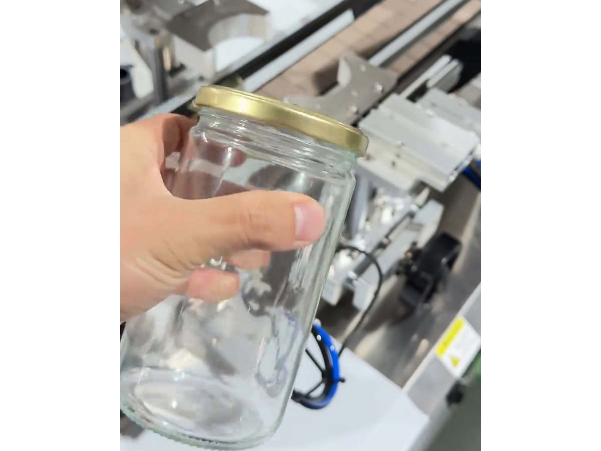 YIJIA Automatic Bottle and Jar Capping Machine
