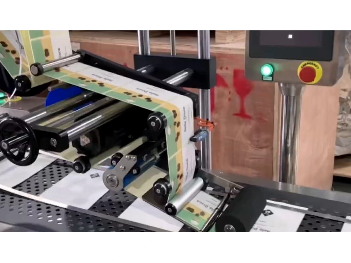 YIJIA Automatic Top Surface Labeling Machine