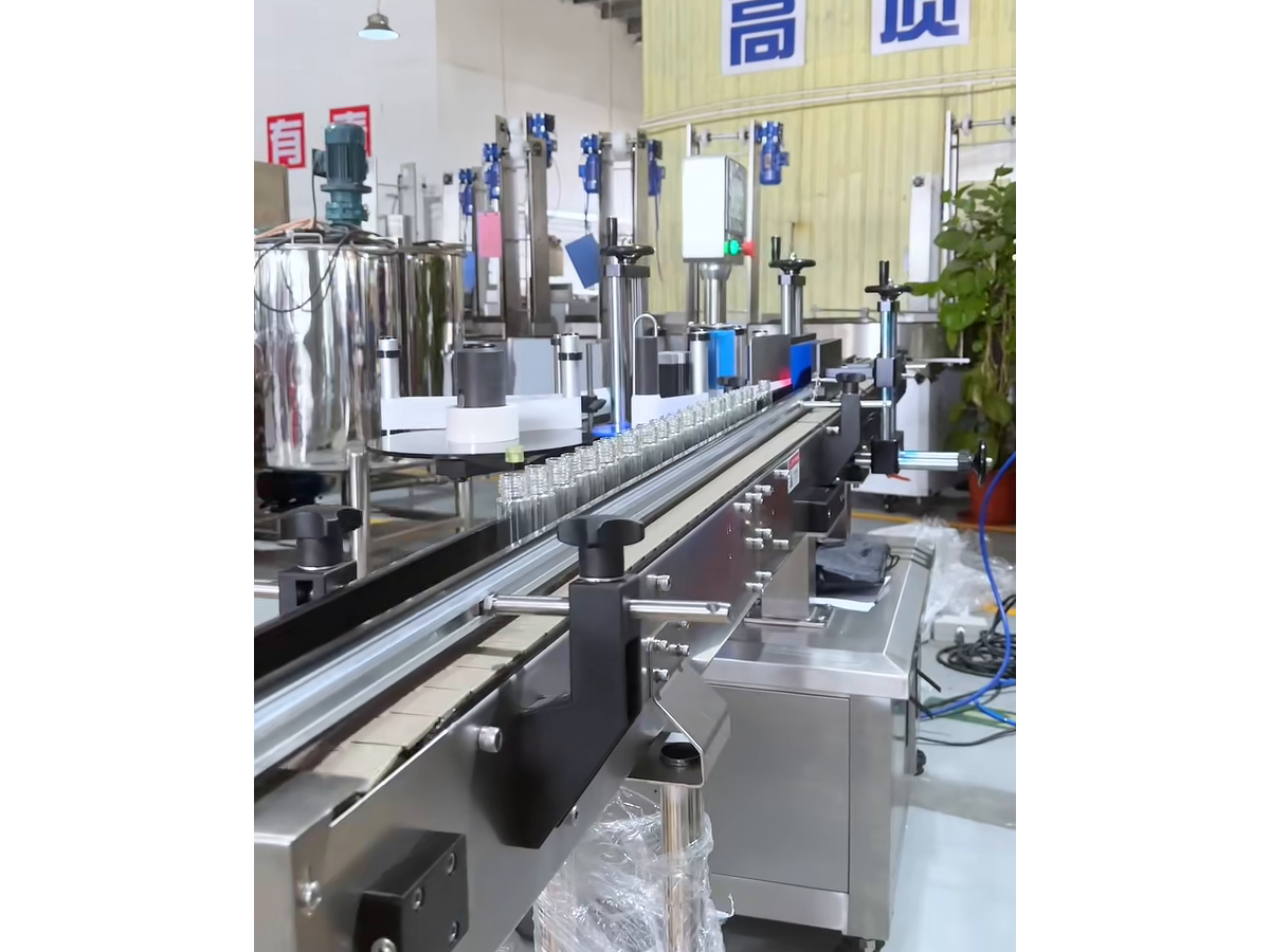 YIJIA Automatic Round Bottle Labeling Machine